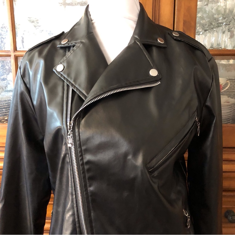 Like New black moto jacket - Picture 6 of 10